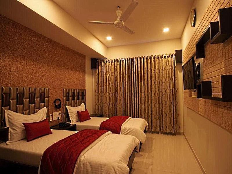 Hotel Ashray Inn Ахмедабад Екстер'єр фото